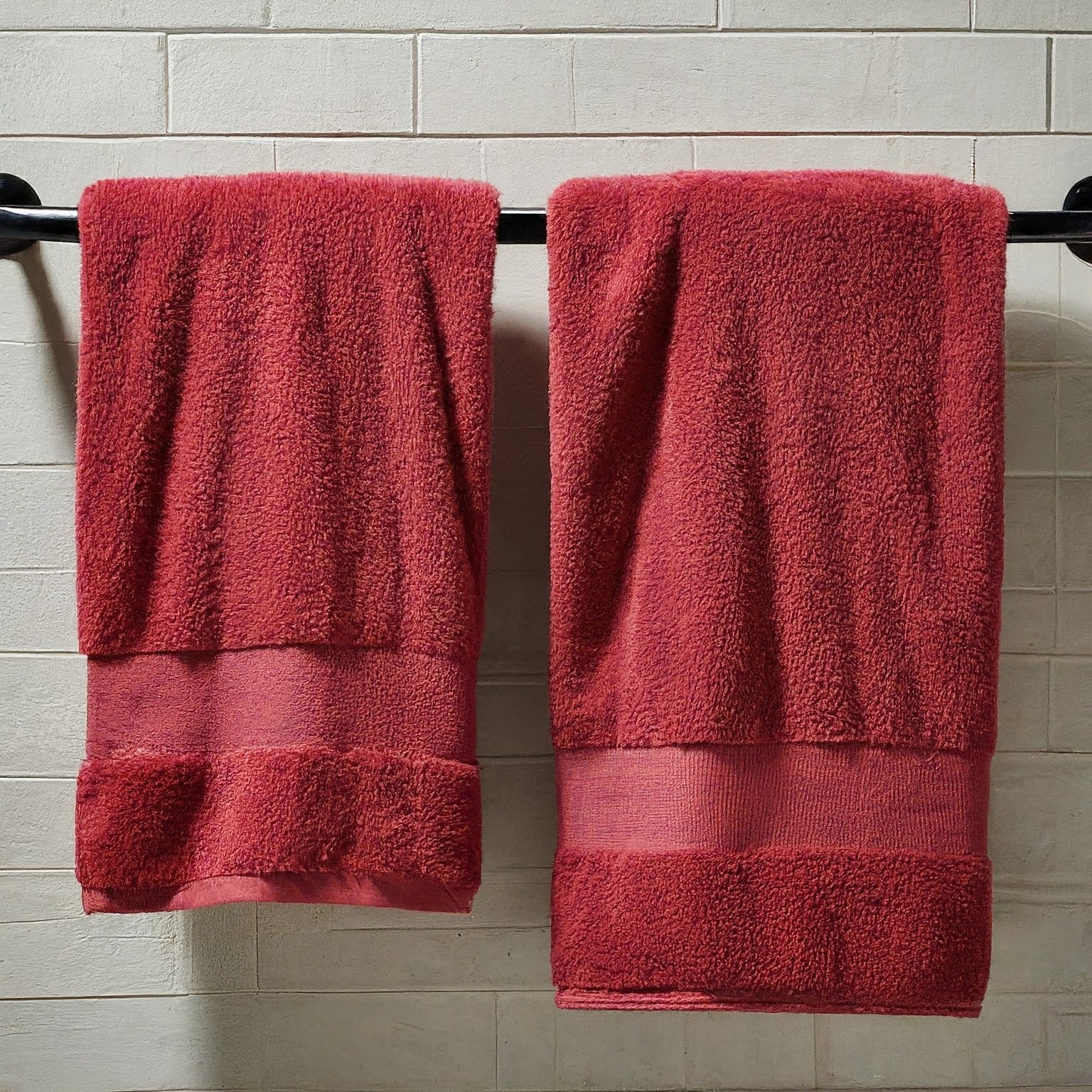 Aqua Bliss Towel – Red - bala.pk