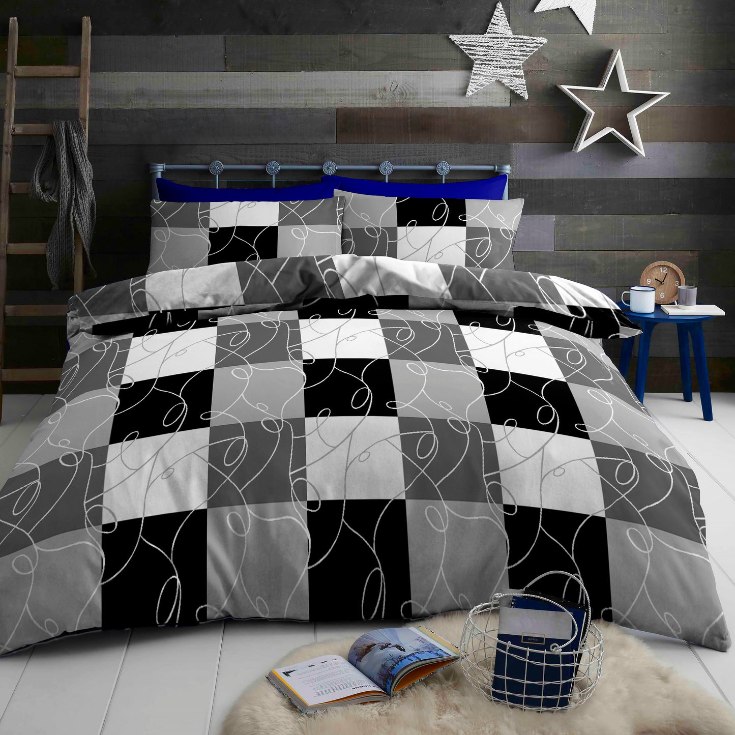 Bedsheet Set with Black and Grey Box Patterns