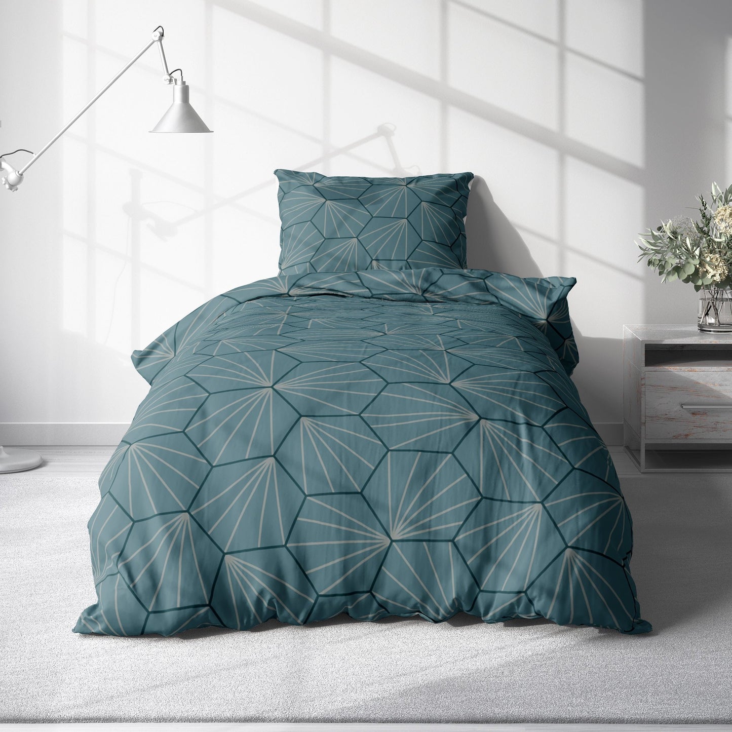 Bedsheet Set with Blue Honeycomb Patterns